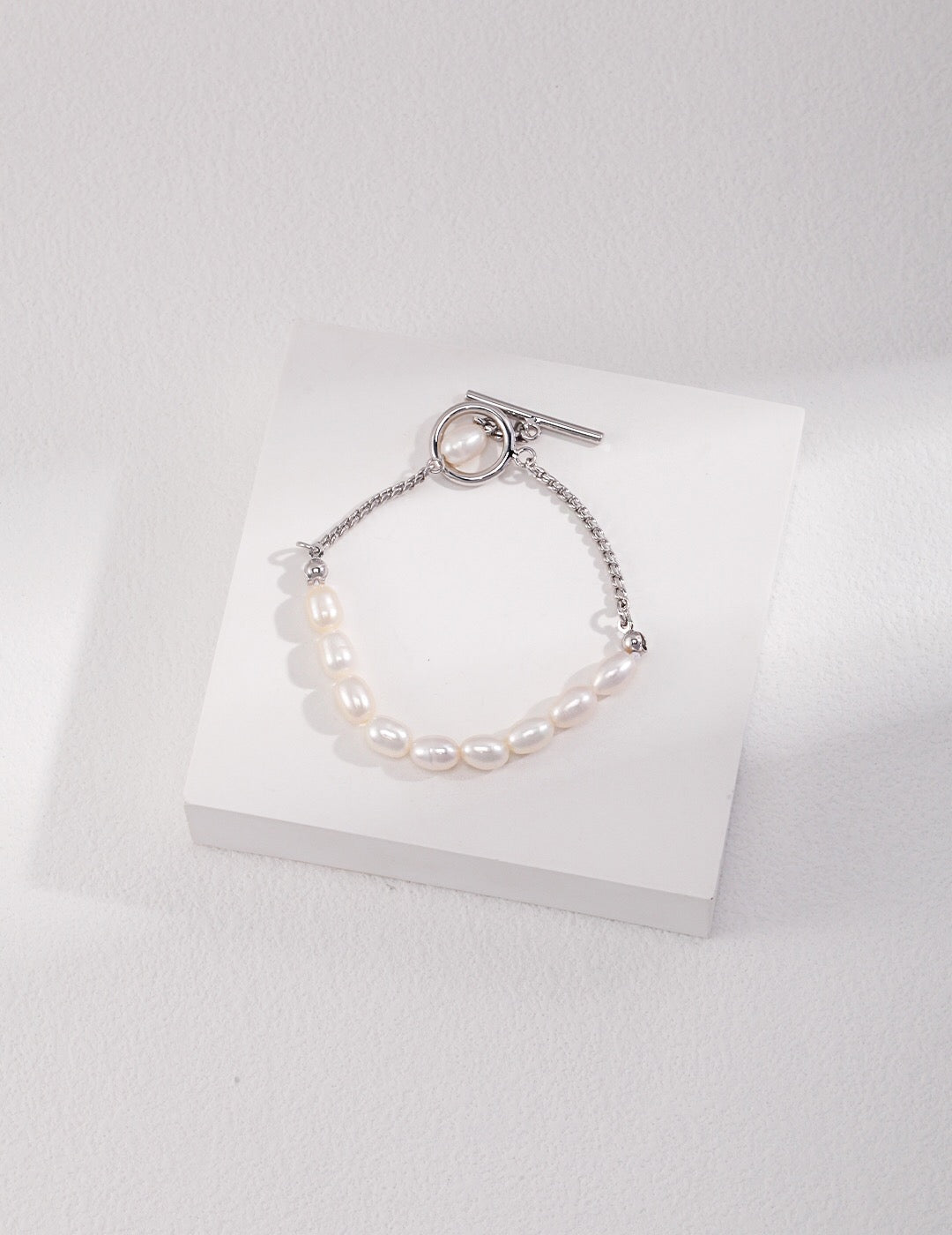 Minimal Freshwater Pearl Bracelet-1