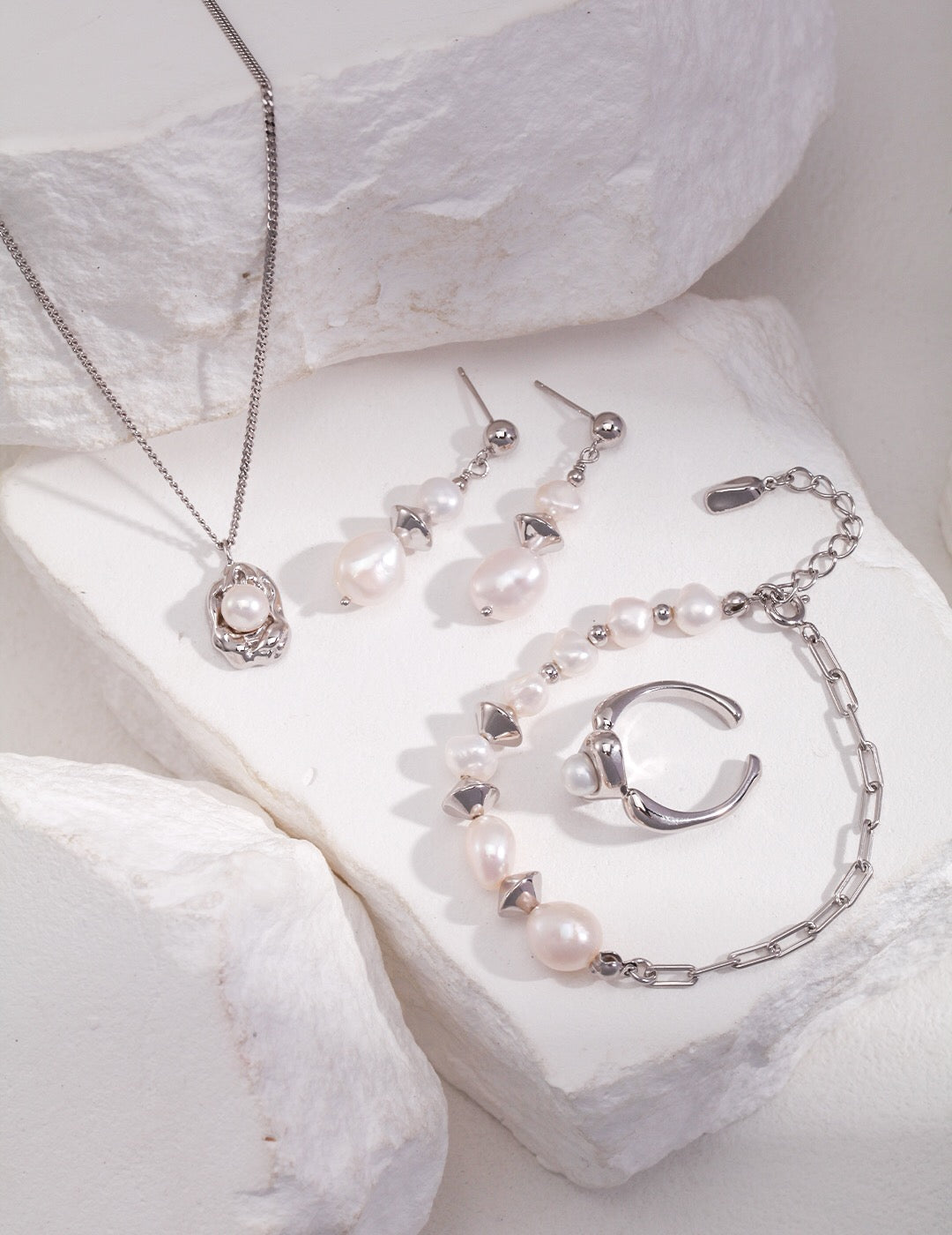 Dainty Freshwater Pearl Pendant Necklace-3