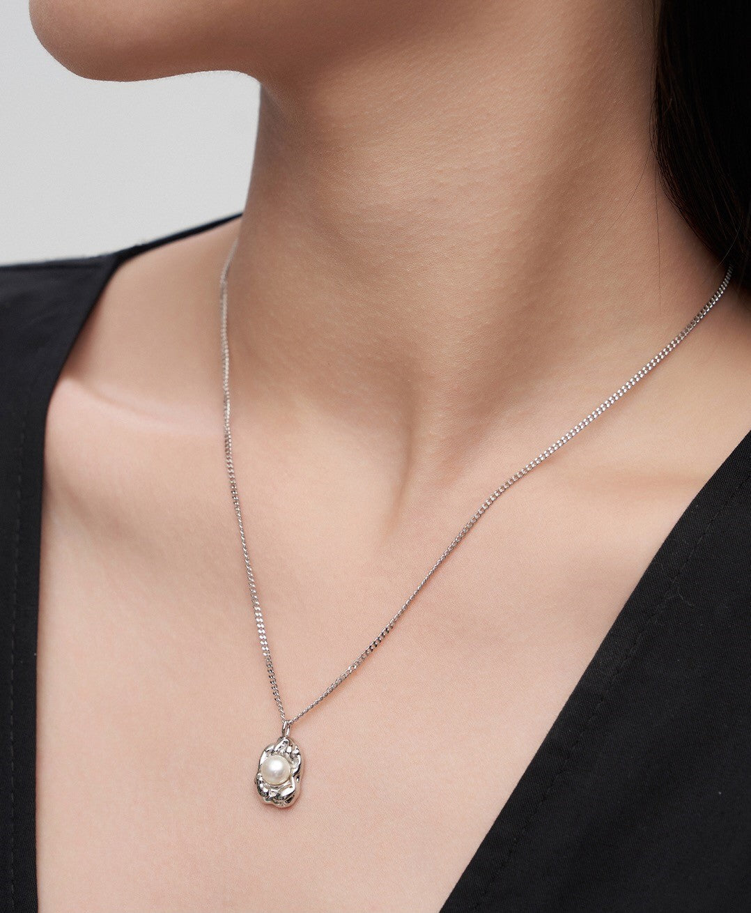 Dainty Freshwater Pearl Pendant Necklace-4