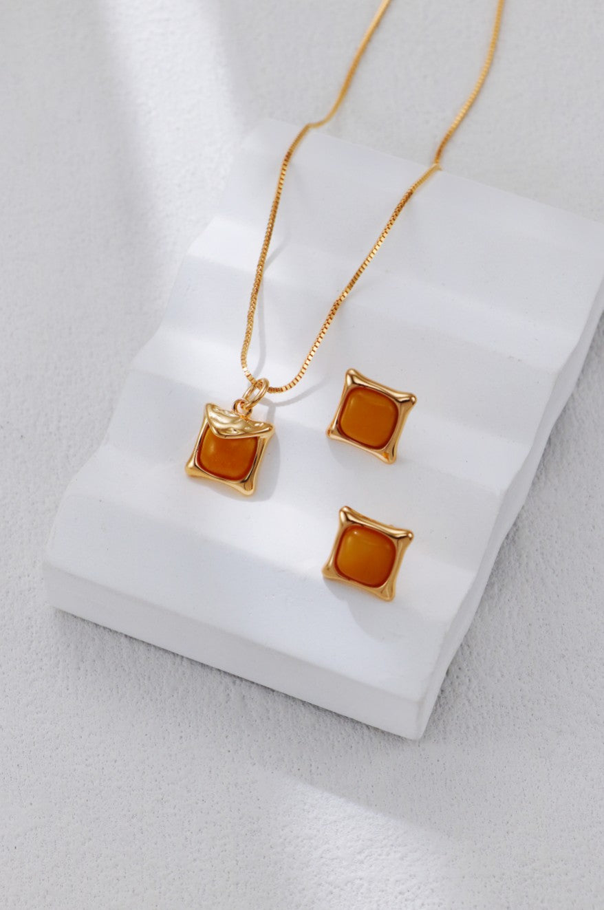 Vintage Gold Honey Amber Necklace-3
